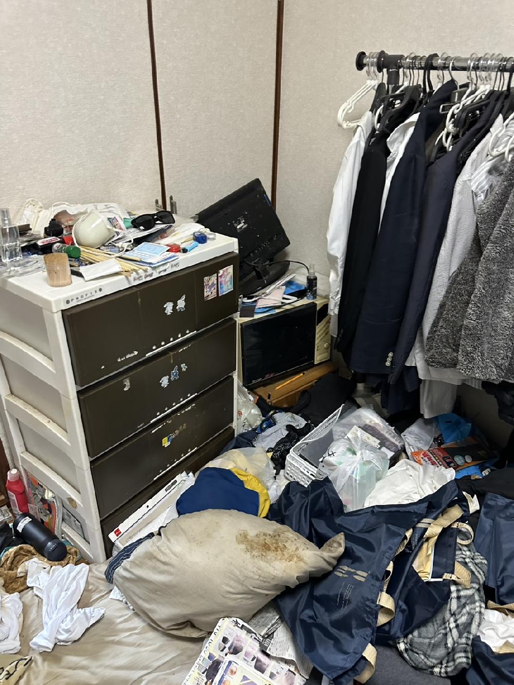 【練馬区でのゴミ屋敷片付け作業】不動産管理会社様からのご紹介でご依頼をいただきました！ゴミ部屋、汚部屋の作業です。